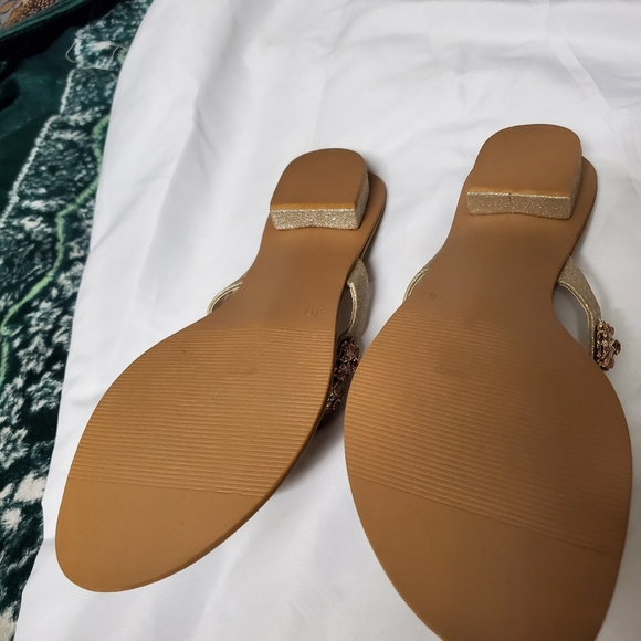 Sandals - Picture 8 of 8